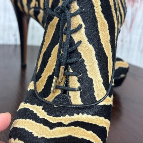 GUCCI Pony Hair Napa Leather Tiger Print Platform ankle booties Size 37 (7) EUC - Picture 16 of 17